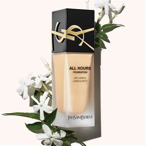 recensioni Yves Saint Laurent Encre de Peau All Hours Foundation